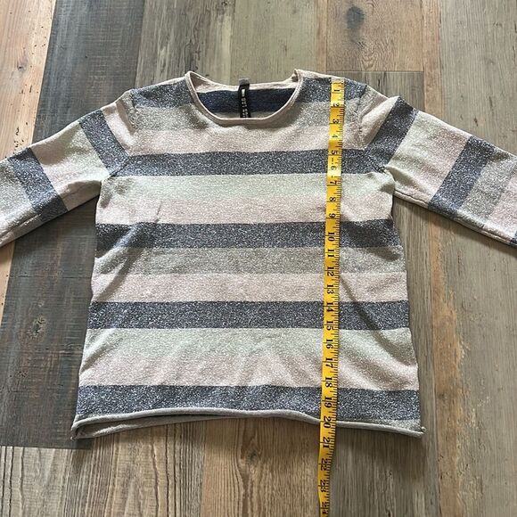 Design Lab Multi-Color Metallic Striped Knit Cropped Bell Sleeve Top Size: Small - Picture 8 of 15